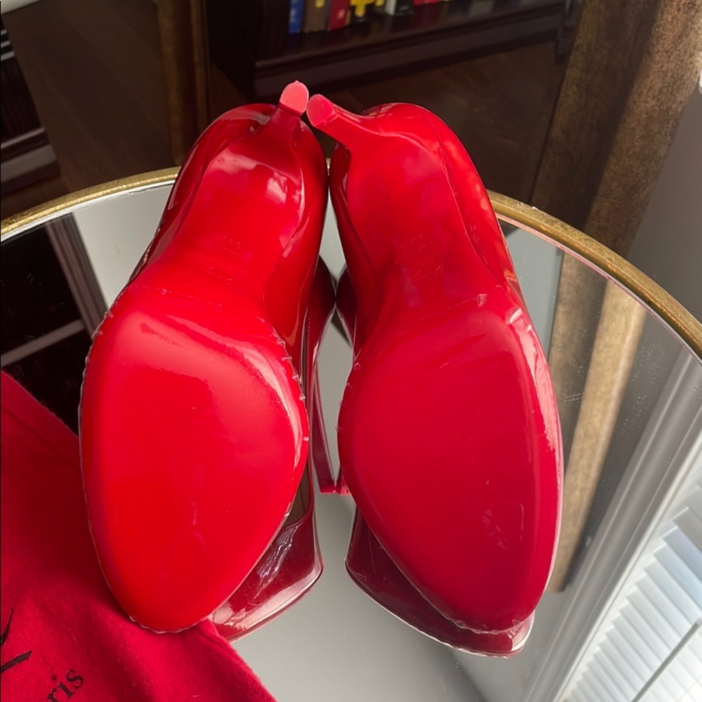 Christian Louboutin Dolly 110 Patent Round-Toe Pump - Picture 3 of 9
